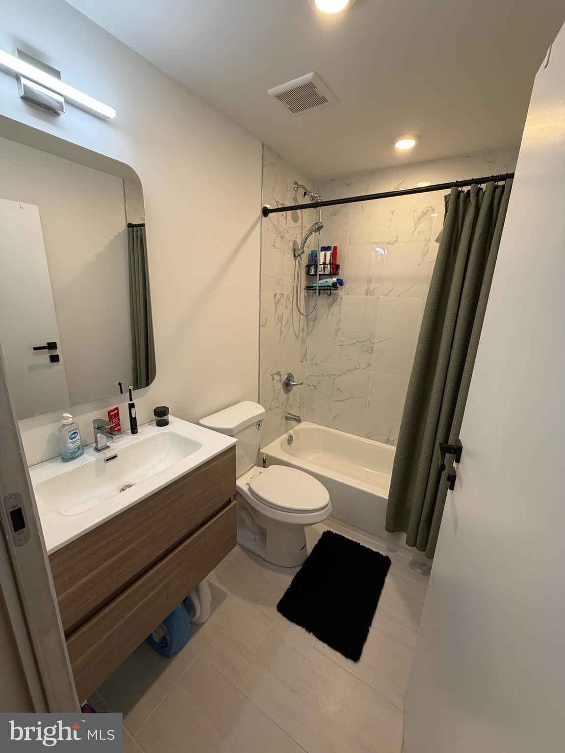 OLDE KENSINGTON - Commercial Sale