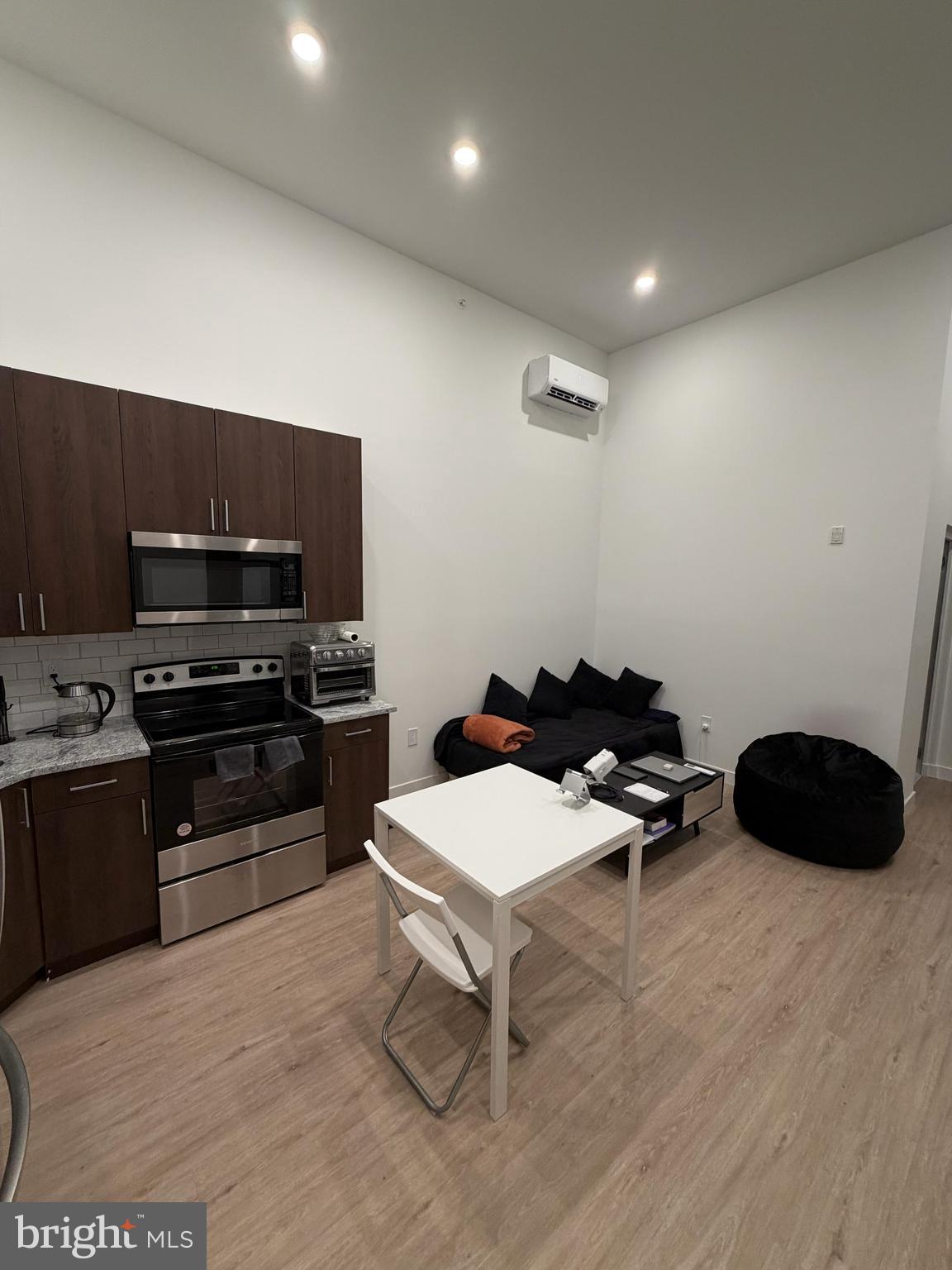 OLDE KENSINGTON - Commercial Sale