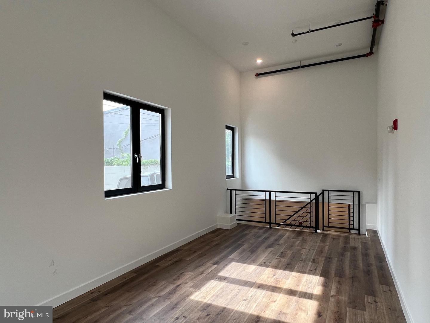 OLDE KENSINGTON - Commercial Sale