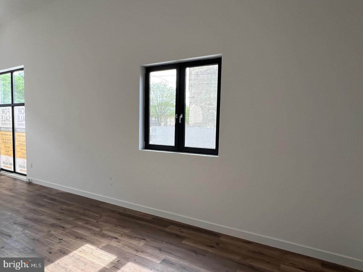 OLDE KENSINGTON - Commercial Sale