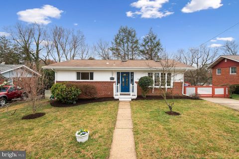 Photo of 3604 Sandy Court, Kensington, MD 20895 (MLS # MDMC2123070)