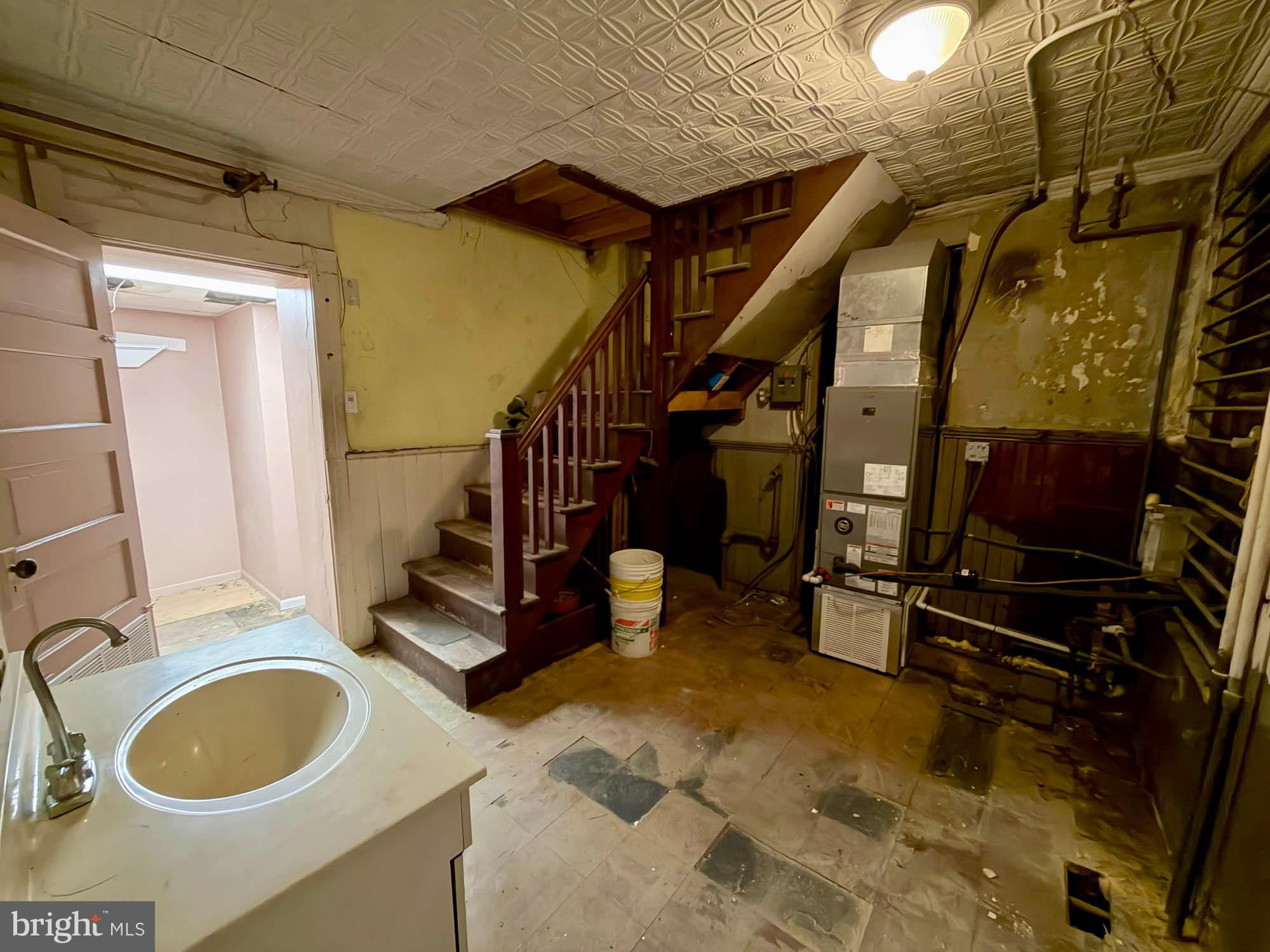 FEDERAL HILL HISTORIC DISTRICT - Commercial Sale