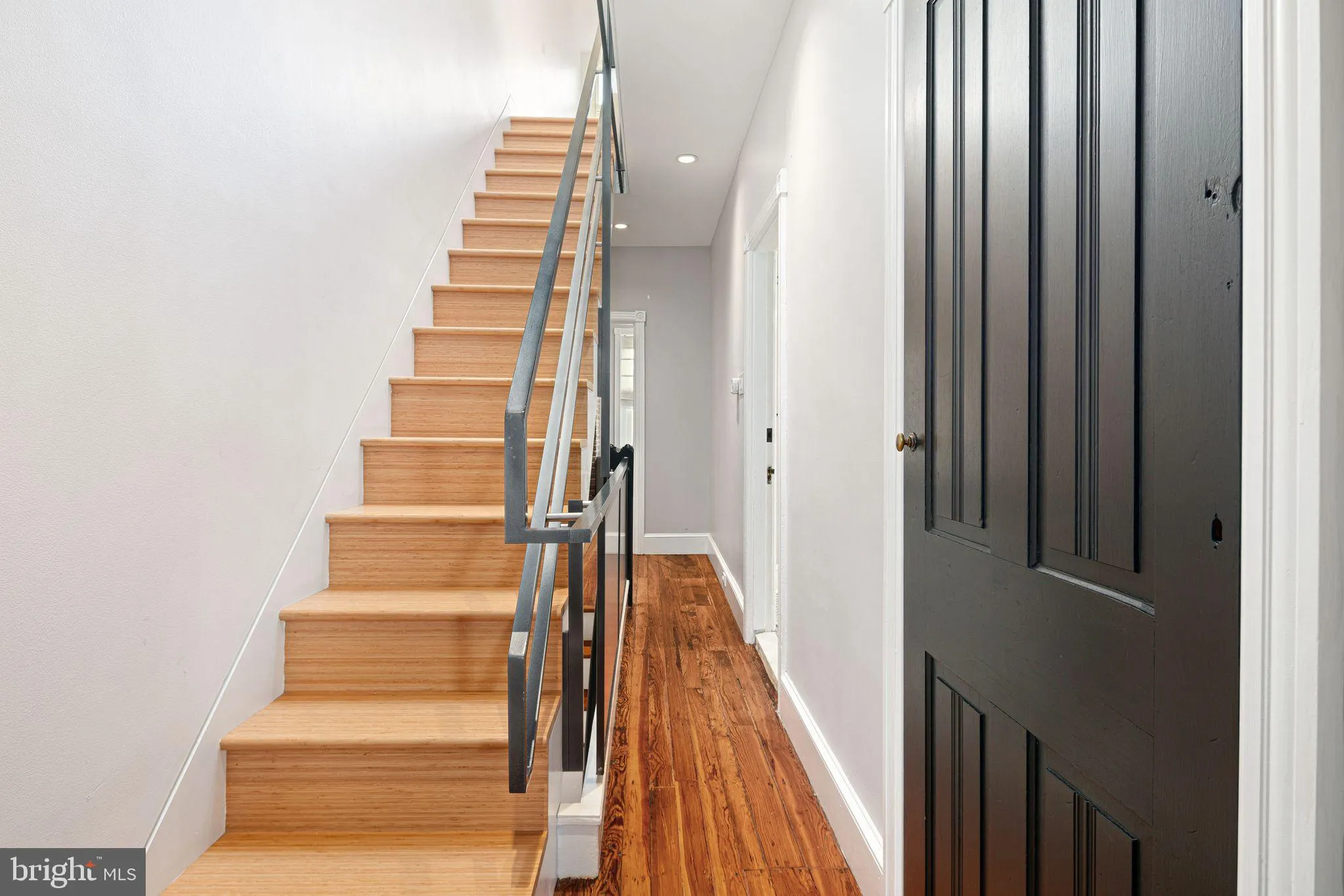 Philadelphia, Pennsylvania 19130, United States, 4 Bedrooms Bedrooms, ,3 BathroomsBathrooms,Residential,Pending,132604