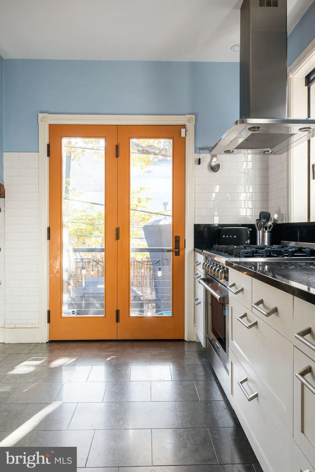 Philadelphia, Pennsylvania 19130, United States, 4 Bedrooms Bedrooms, ,3 BathroomsBathrooms,Residential,Pending,132604