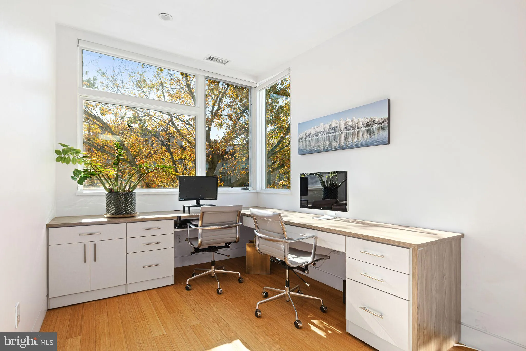 Philadelphia, Pennsylvania 19130, United States, 4 Bedrooms Bedrooms, ,3 BathroomsBathrooms,Residential,Pending,132604