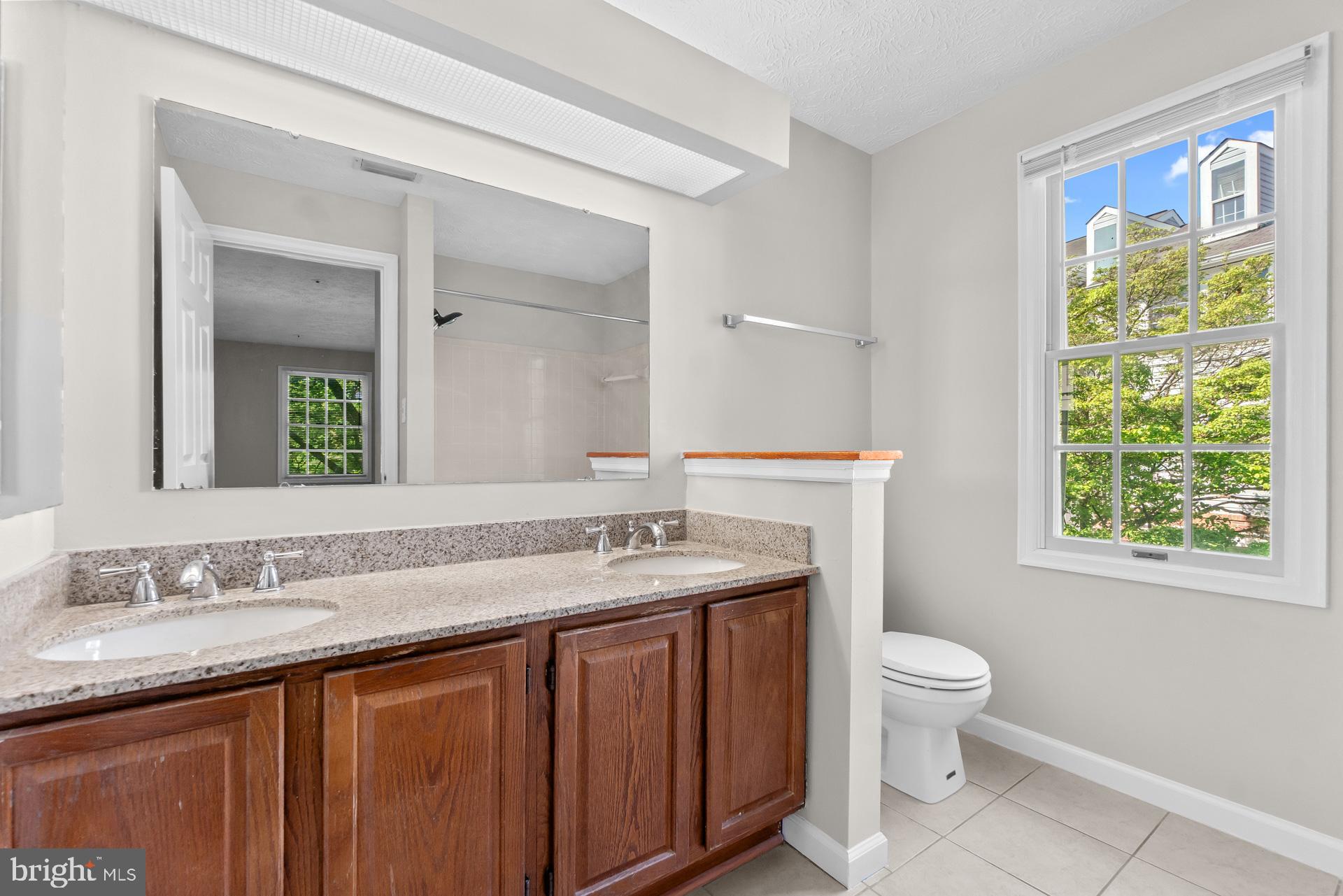 WATERS EDGE AT NORTH LAKE - Residential