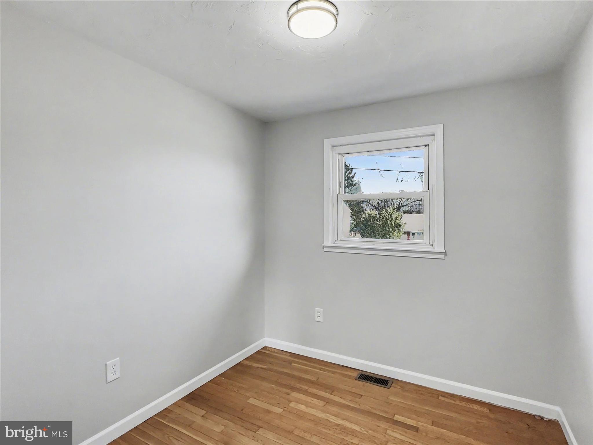 WINDSOR TWP - Residential