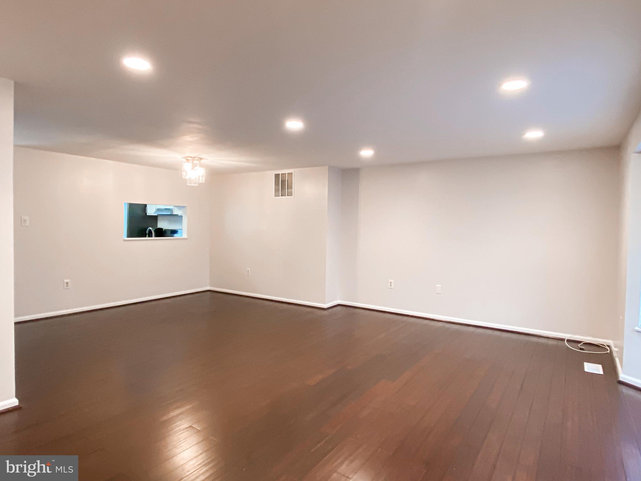 CHURCHILL TOWN SECTOR - Residential Lease