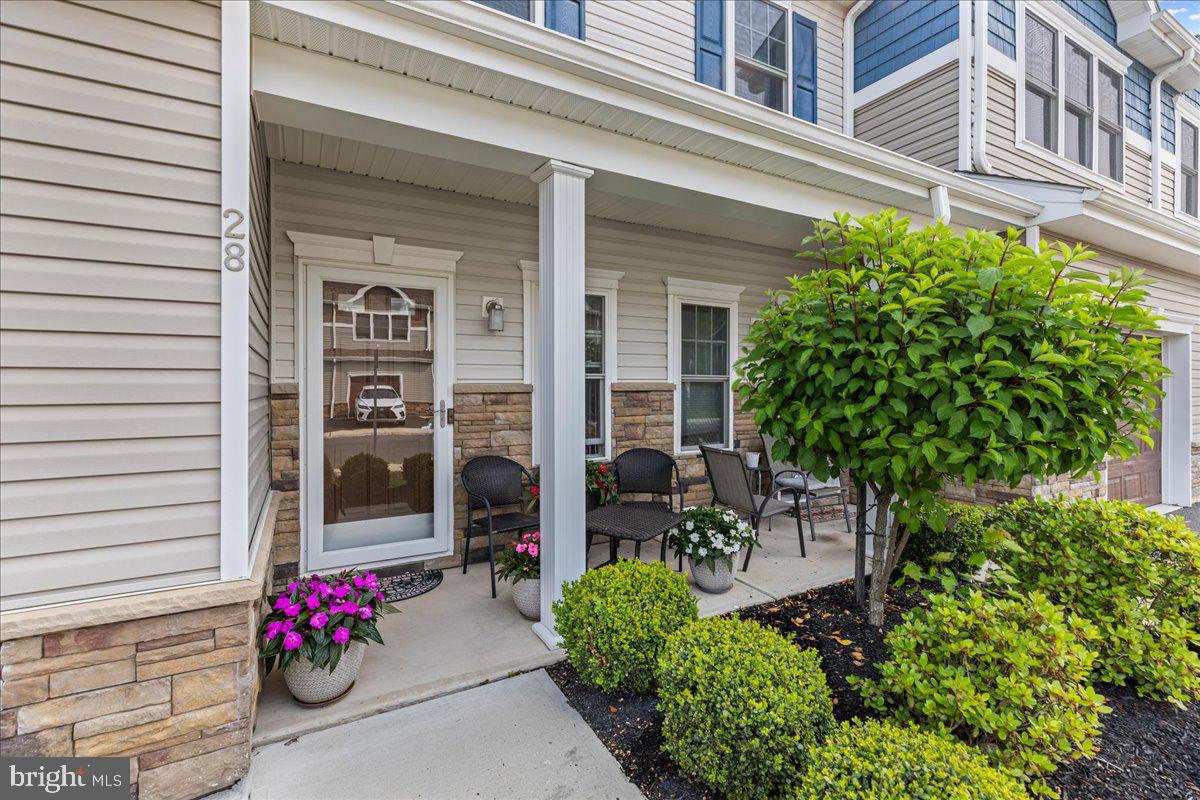 28 ROCKINGHAM WAY