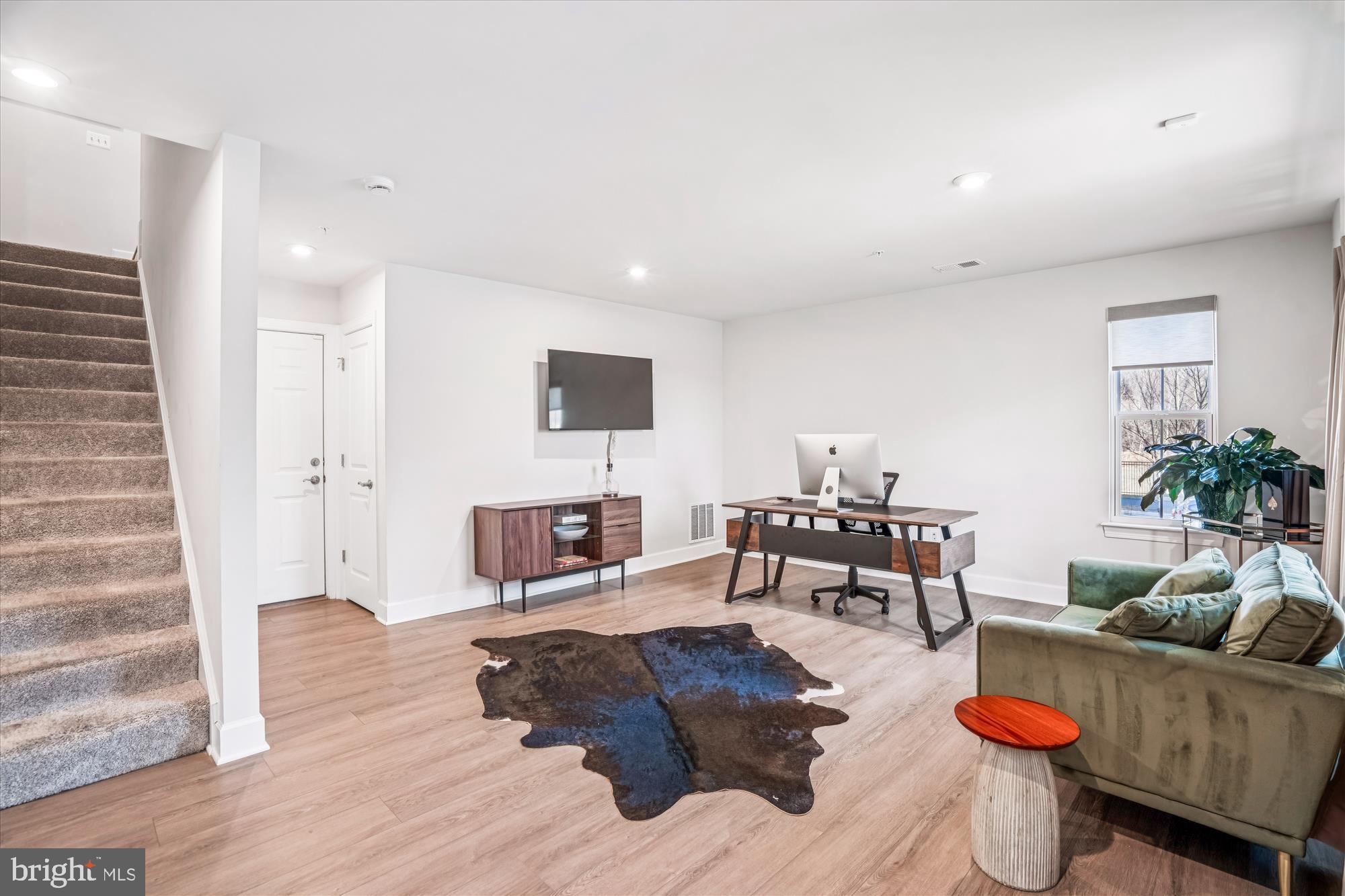 GATEWAY WEST - Residential