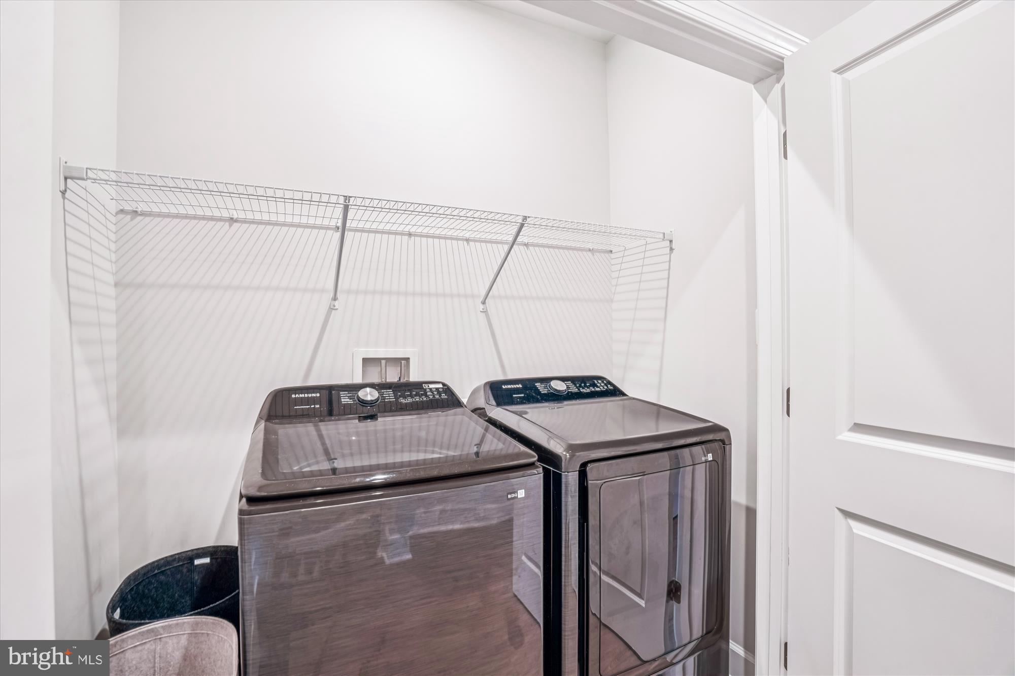 GATEWAY WEST - Residential