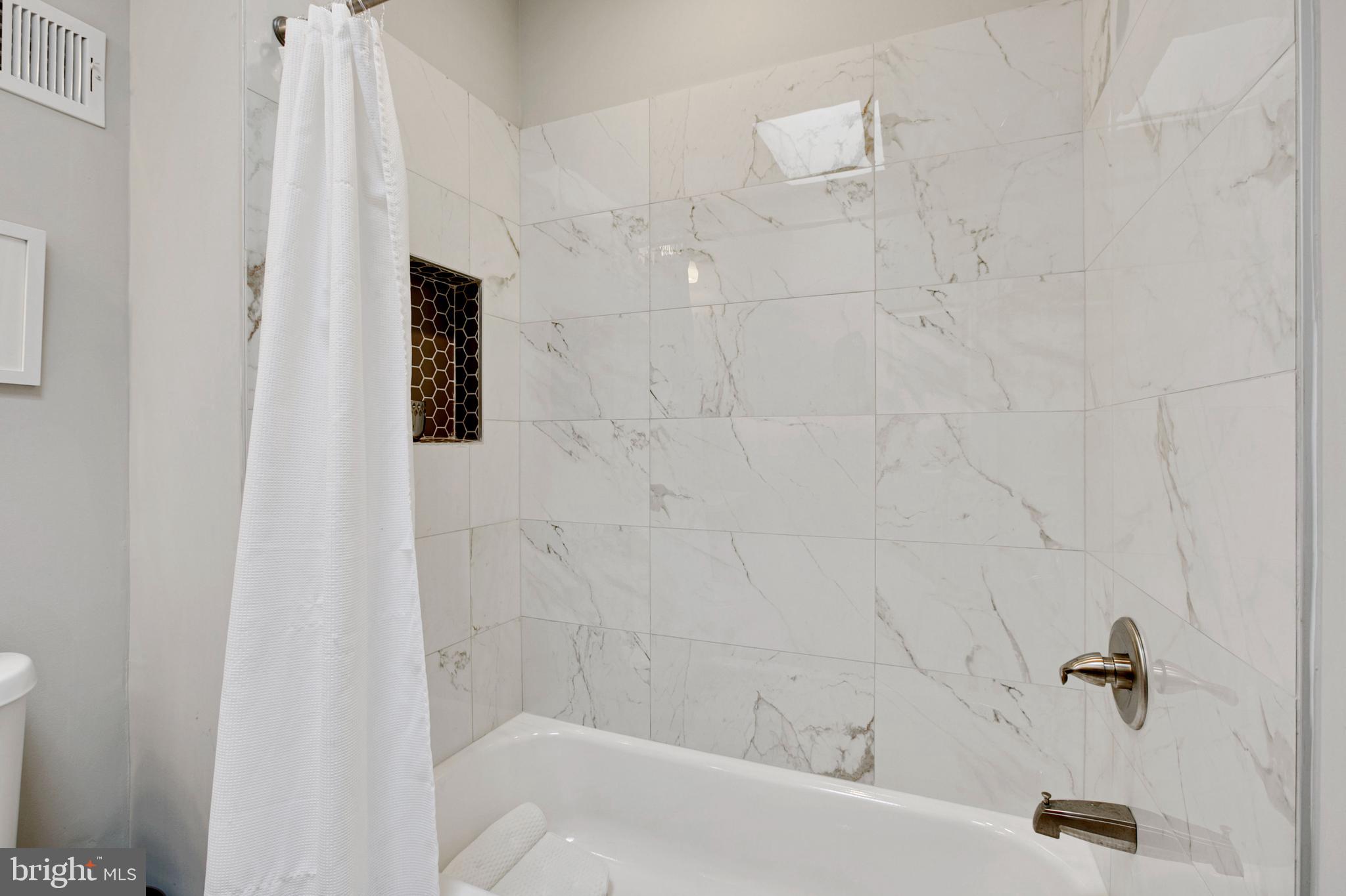 HIGHLANDTOWN - Residential