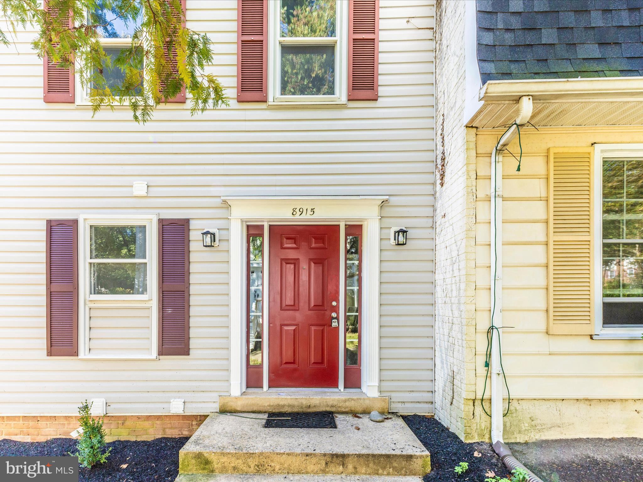 8915 BLADE GREEN LANE