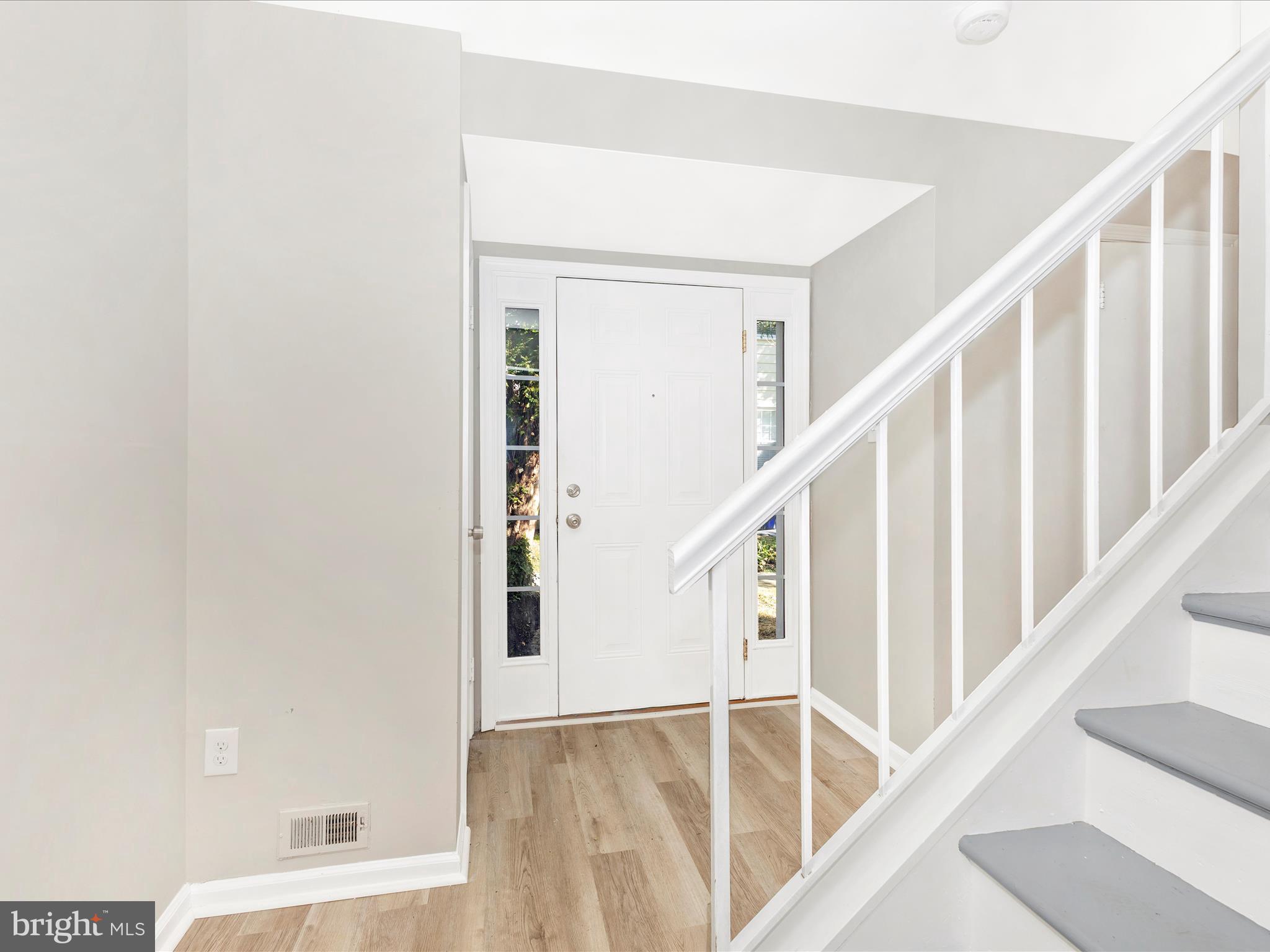 8915 BLADE GREEN LANE