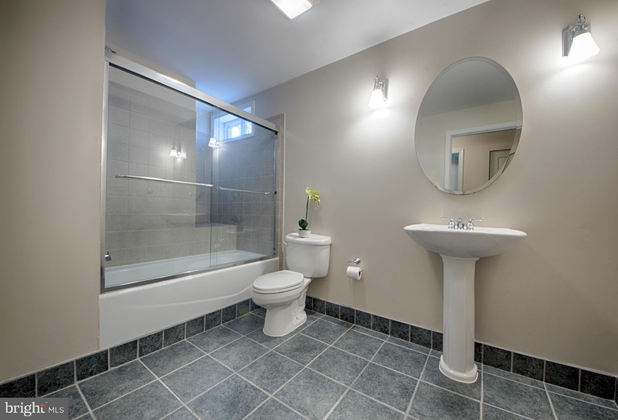 ASHBURN FARM - Residential