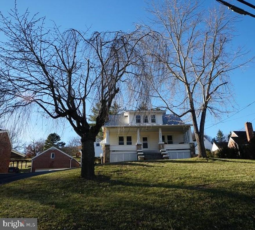 Charming 1930's era home located in Franklin.  Beautiful wood floors throughout.  French doors access the Living area with beautiful stone fireplace.  Spacious kitchen with lots of cabinetry. Washer/Dryer hookup upstairs as well as in the basement.  One bedroom with bath is located on the main floor with 3 beds and a bath upstairs.  Large cedar lined closets allow for lots of great storage. Unfinished basement has 1/4 bath, storage room and oil tank room.    The detached garage has a large room overhead for storage or it would be a great space for a workshop or hobby room.  Close to all town amenities.  To the West, it's  located 30 minutes  from Seneca Rocks recreational center, and 1-15 min to Canaan Valley Resort.  To the East,  15 minutes to  Brandywine Lake  Campground and 1 hour from Harrisonburg, VA.