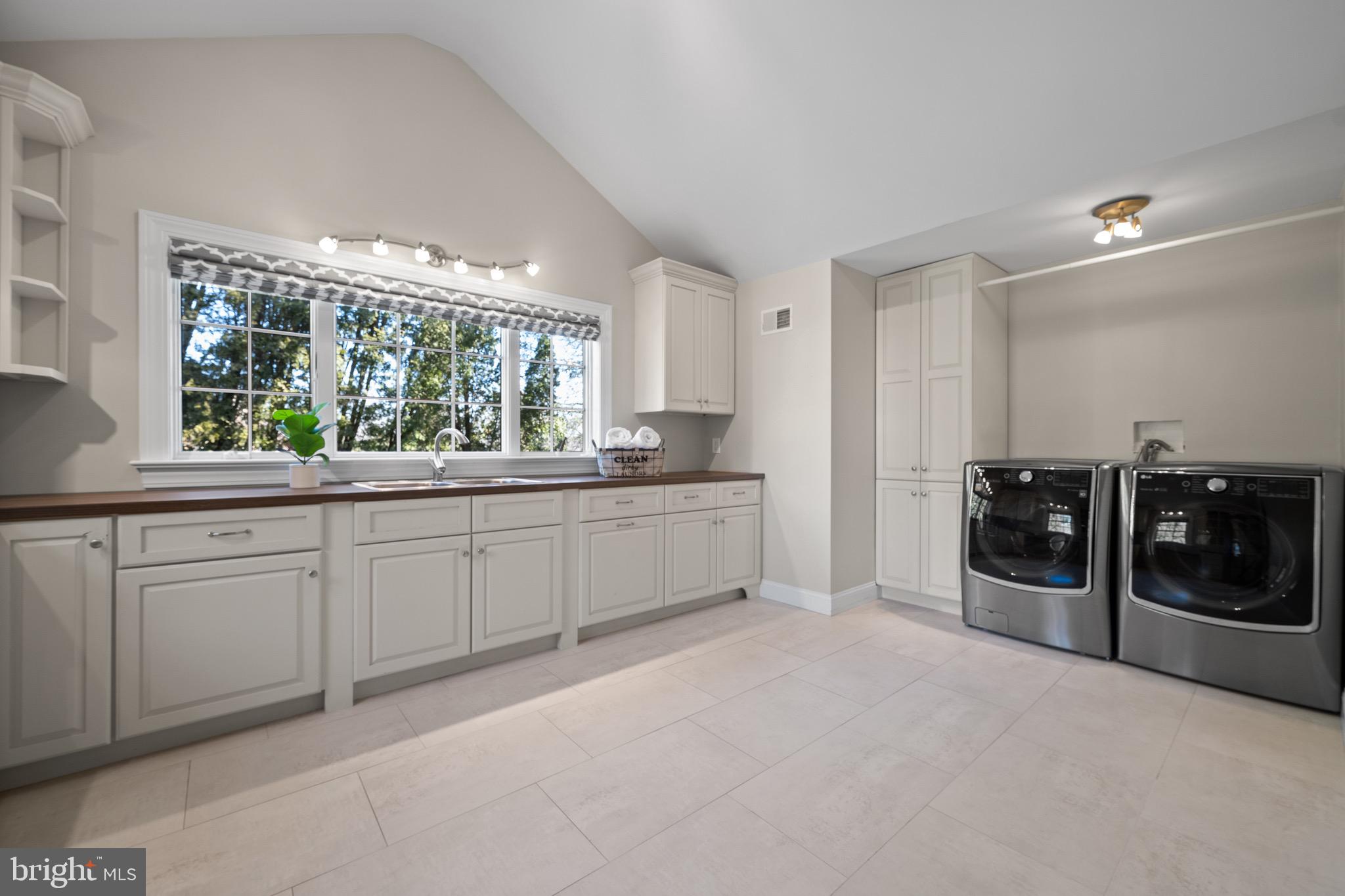 ROSE TREE WOODS - Residential