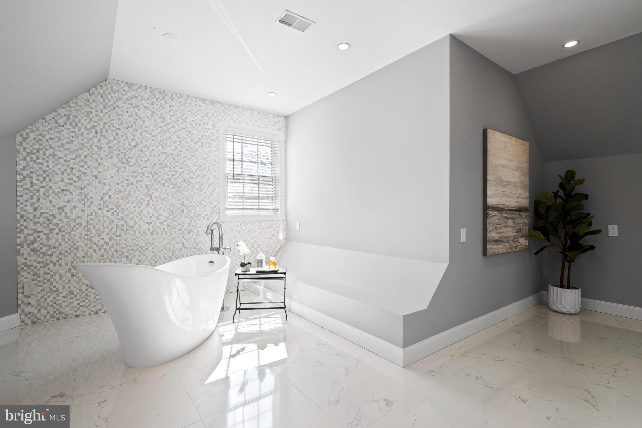 ROSE TREE WOODS - Residential