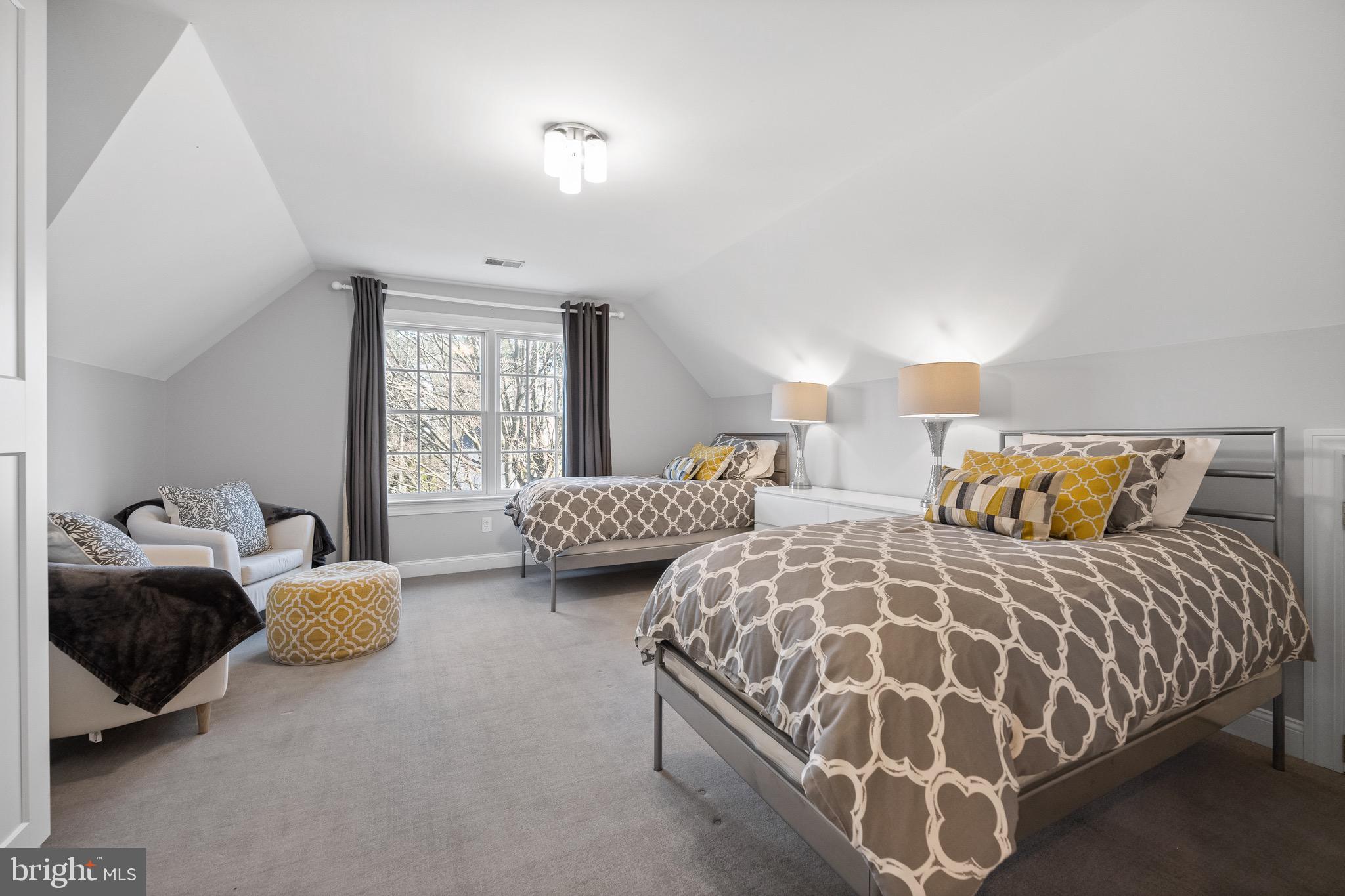 ROSE TREE WOODS - Residential