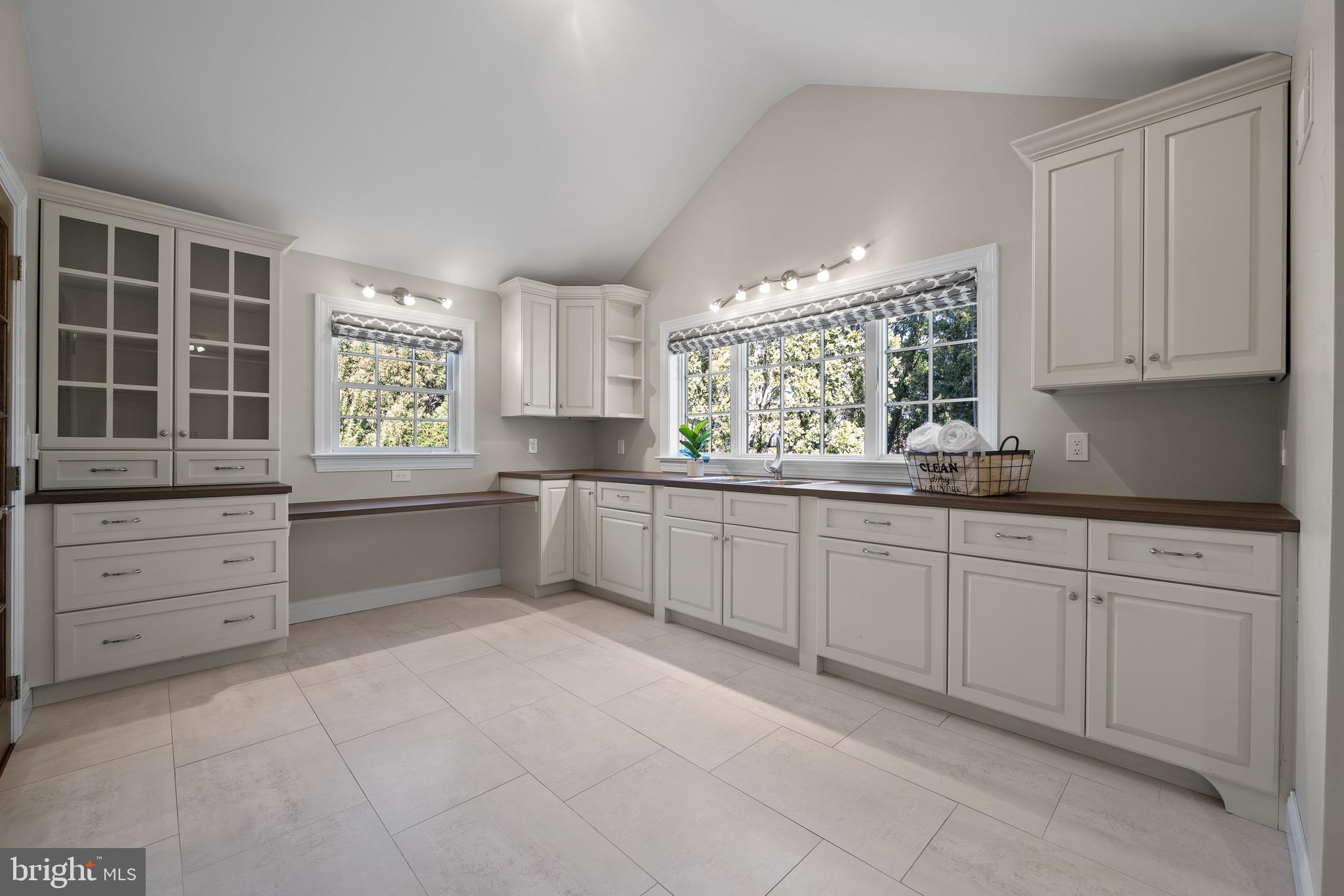 ROSE TREE WOODS - Residential