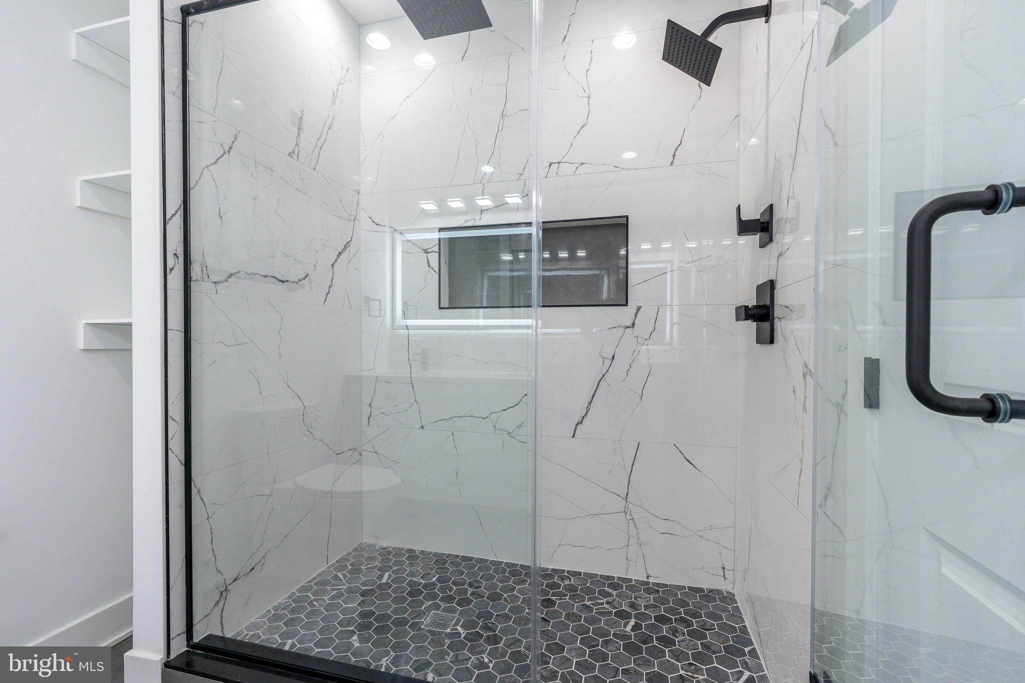 PORT RICHMOND - Residential Lease