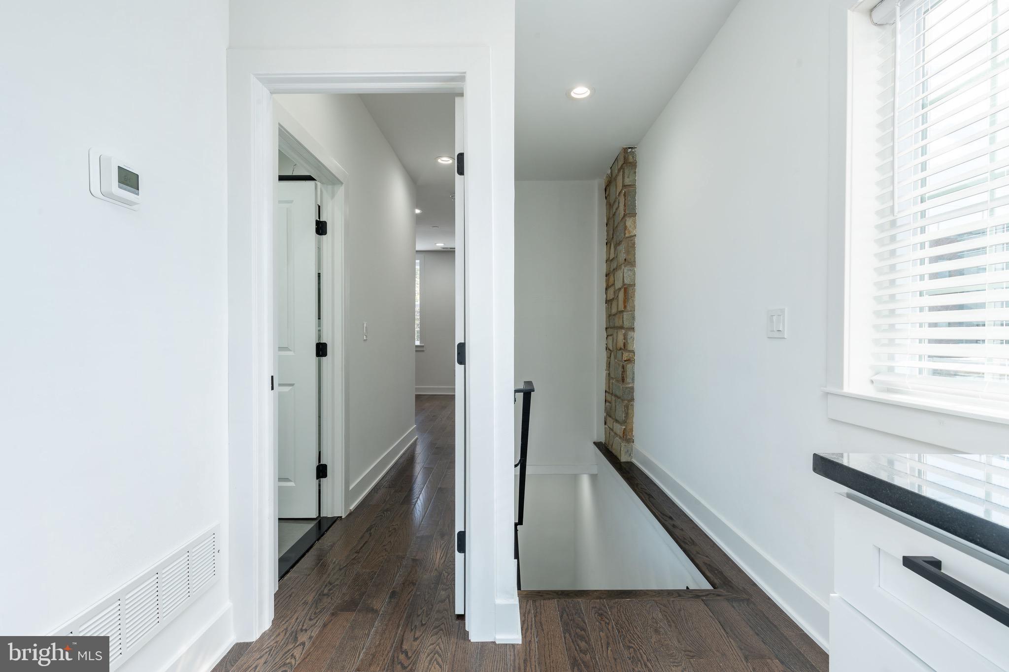 PORT RICHMOND - Residential Lease