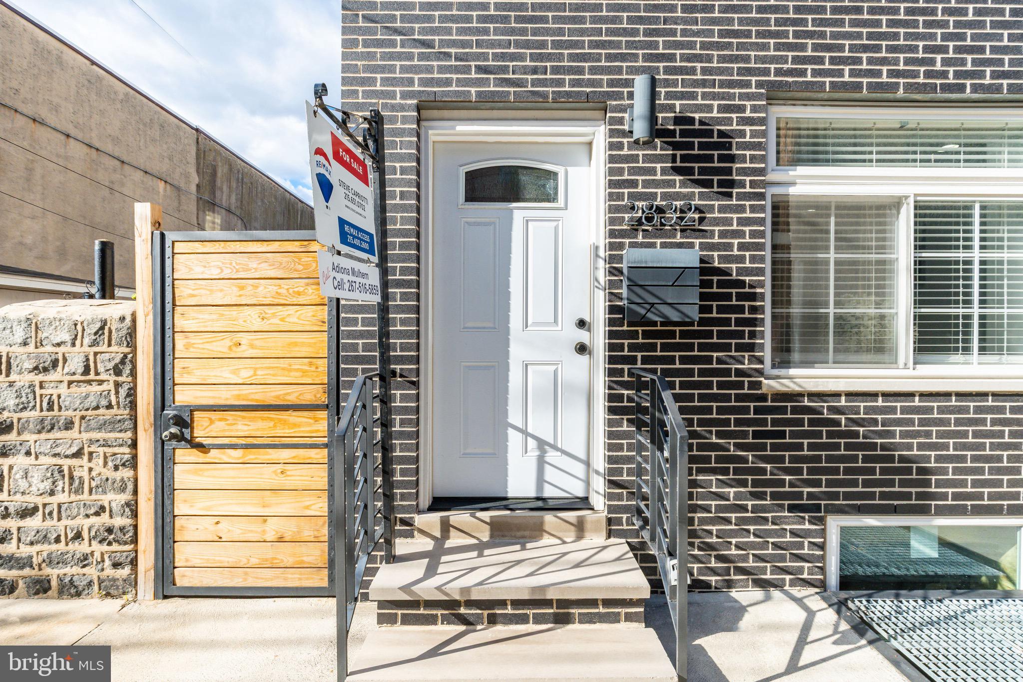 PORT RICHMOND - Residential Lease