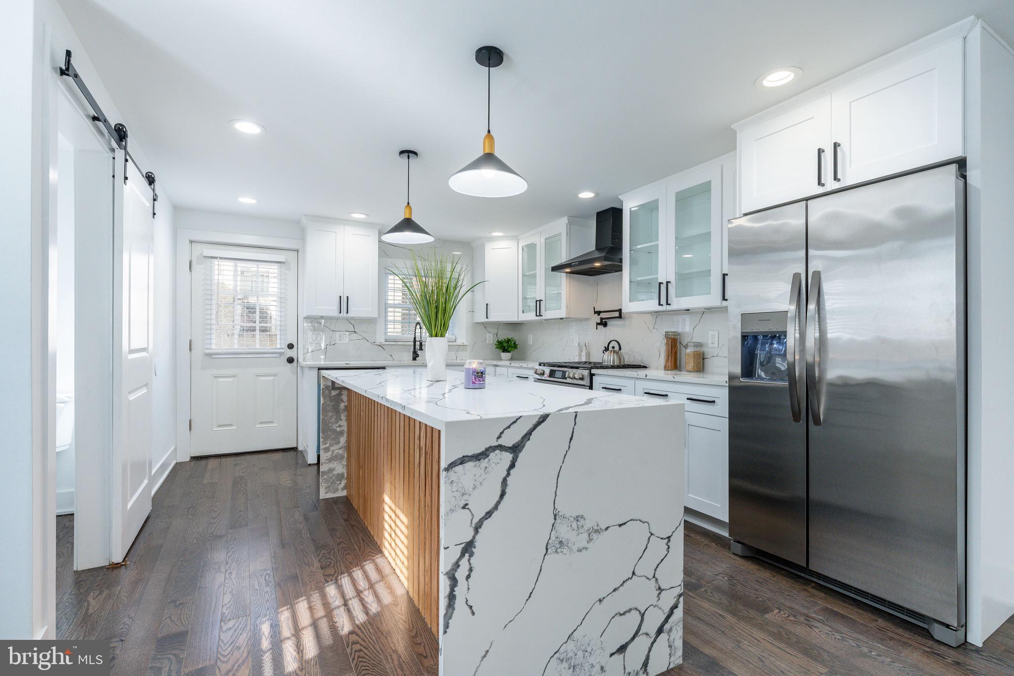 PORT RICHMOND - Residential Lease