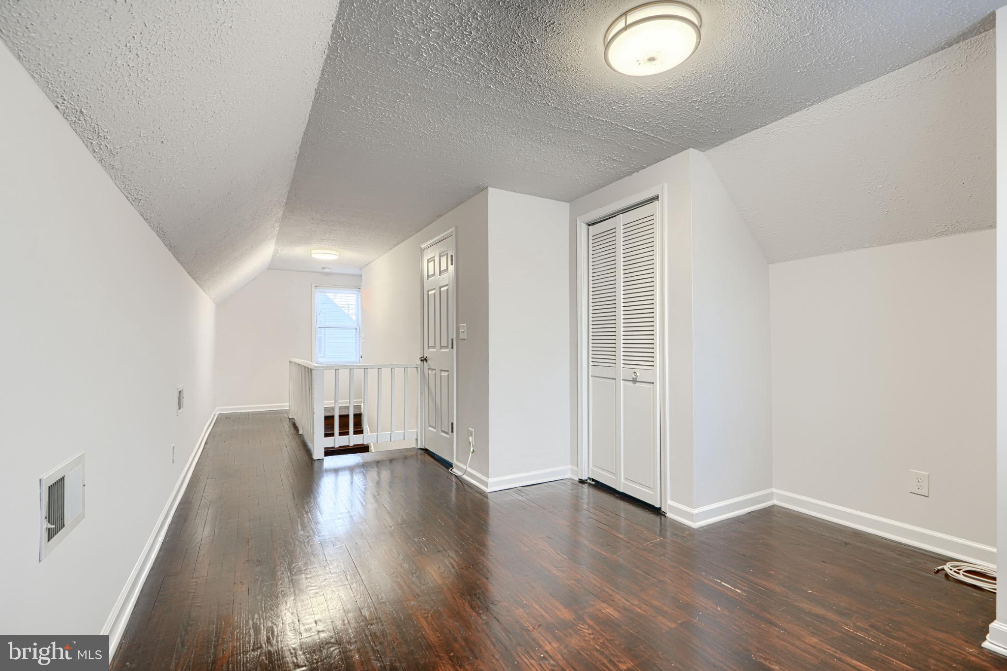 ESSEX - Residential Lease