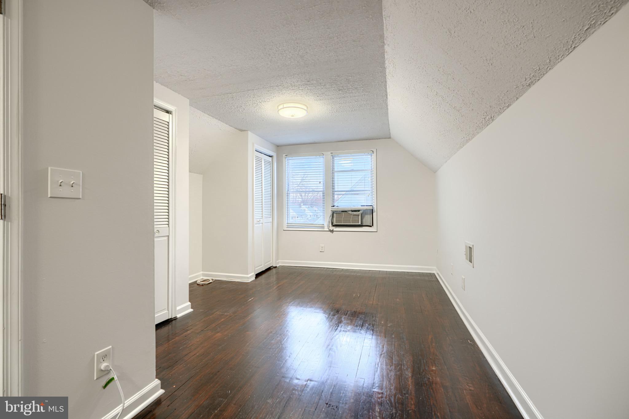 ESSEX - Residential Lease