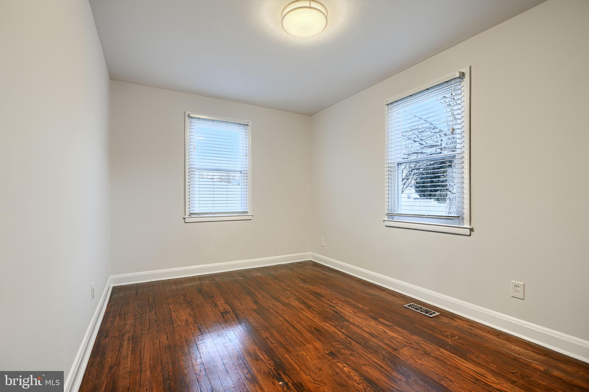 ESSEX - Residential Lease