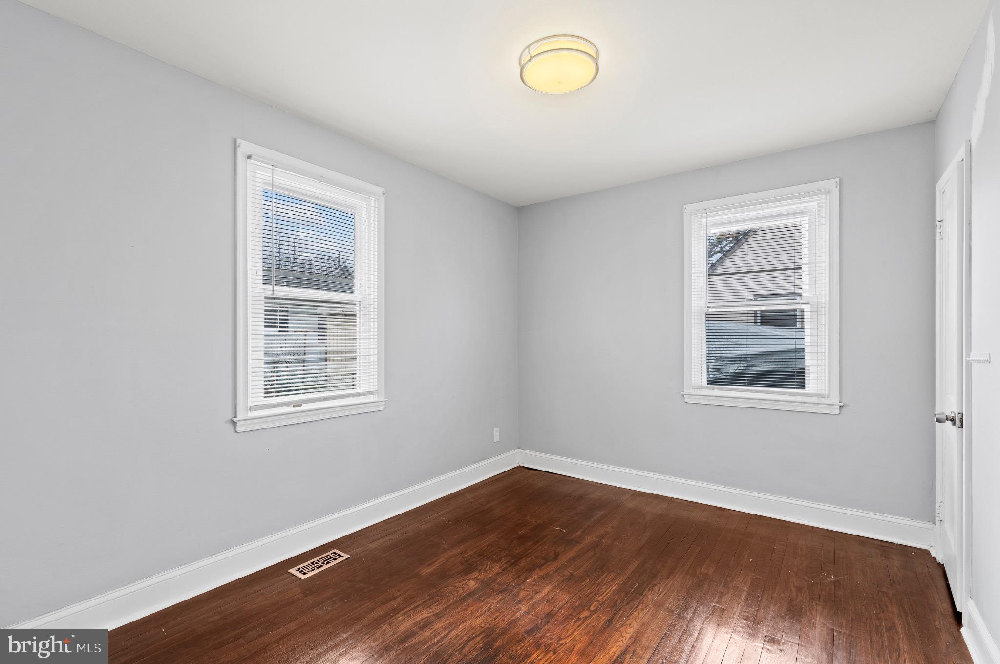 ESSEX - Residential Lease