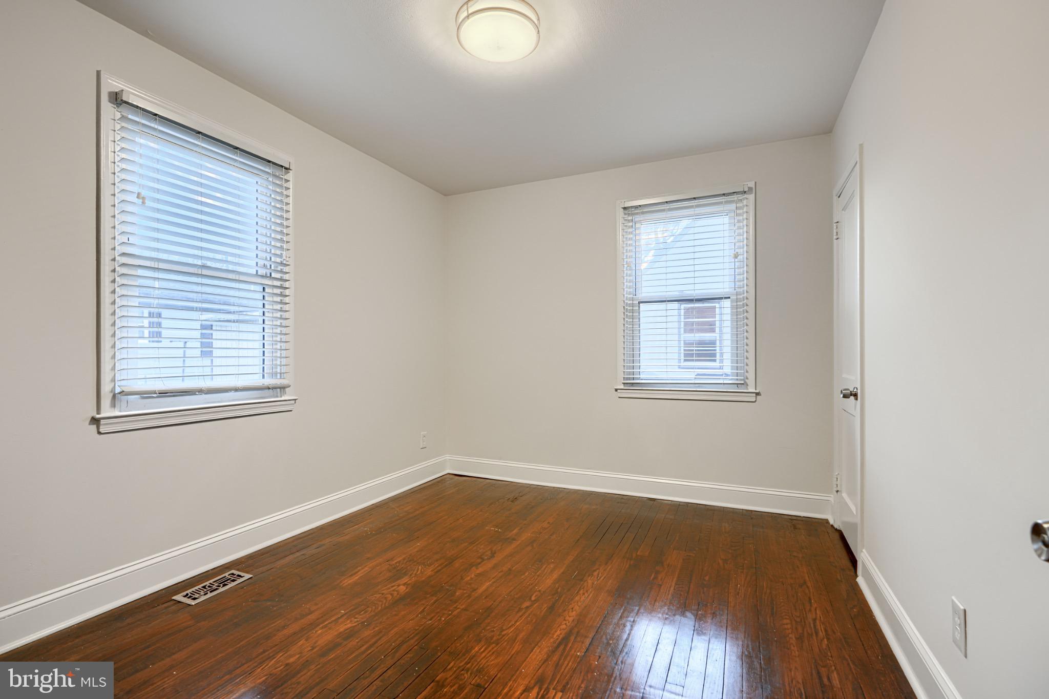 ESSEX - Residential Lease