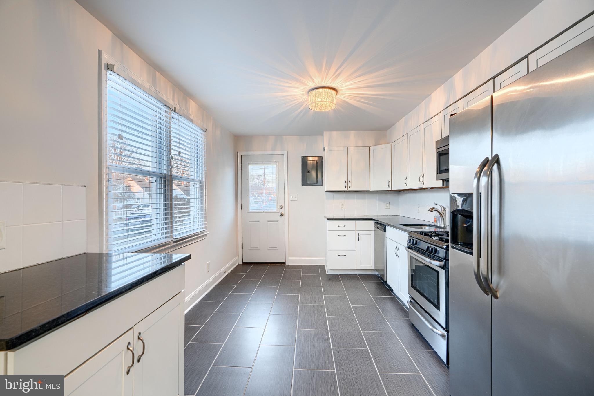 ESSEX - Residential Lease