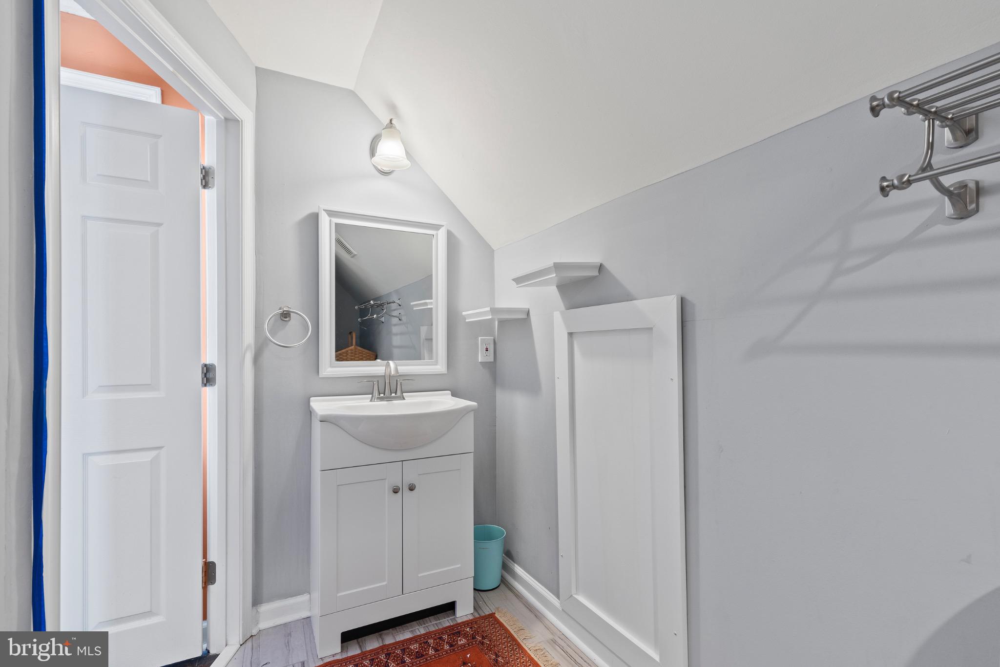 ESSEX - Residential Lease