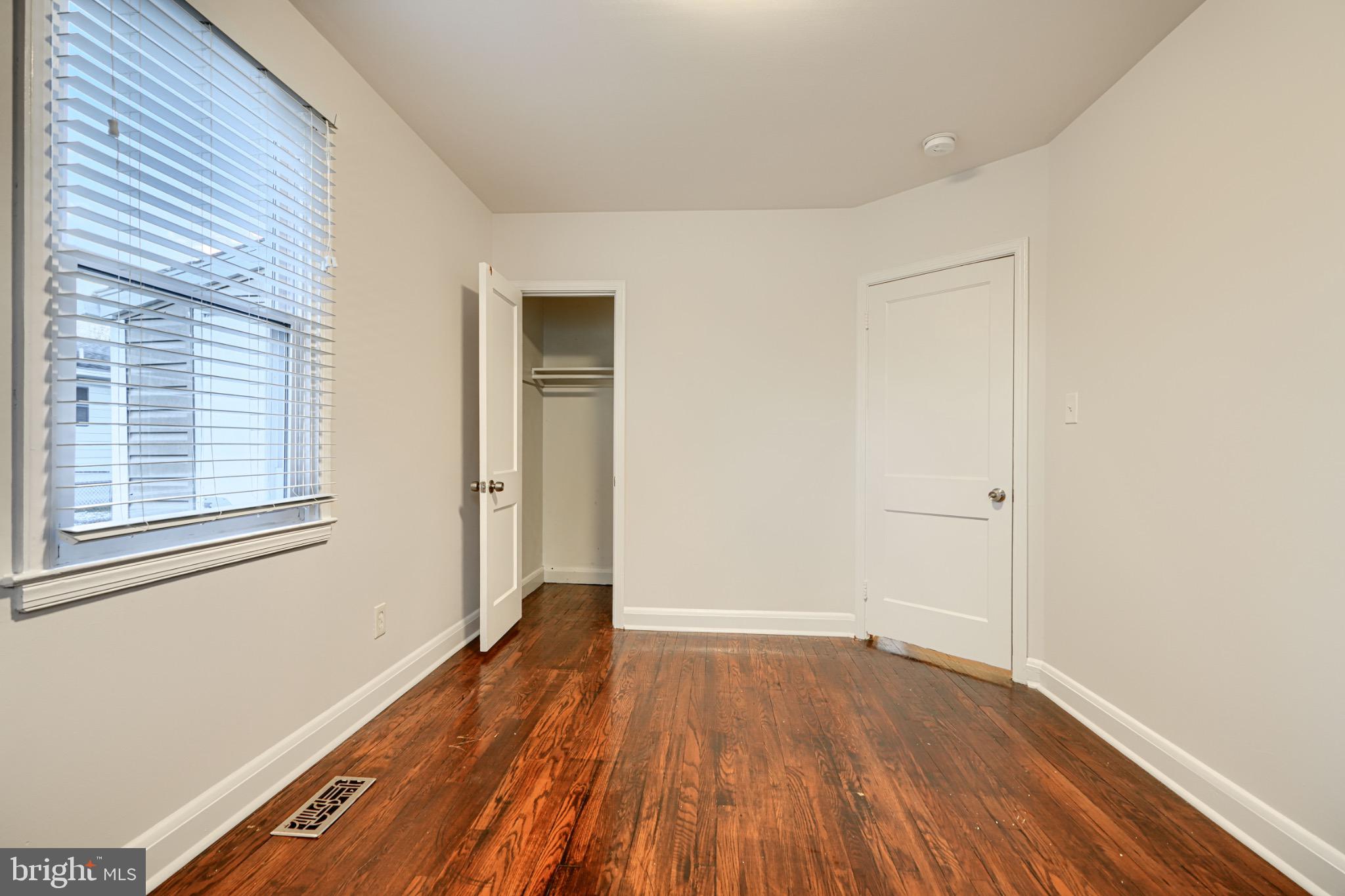 ESSEX - Residential Lease