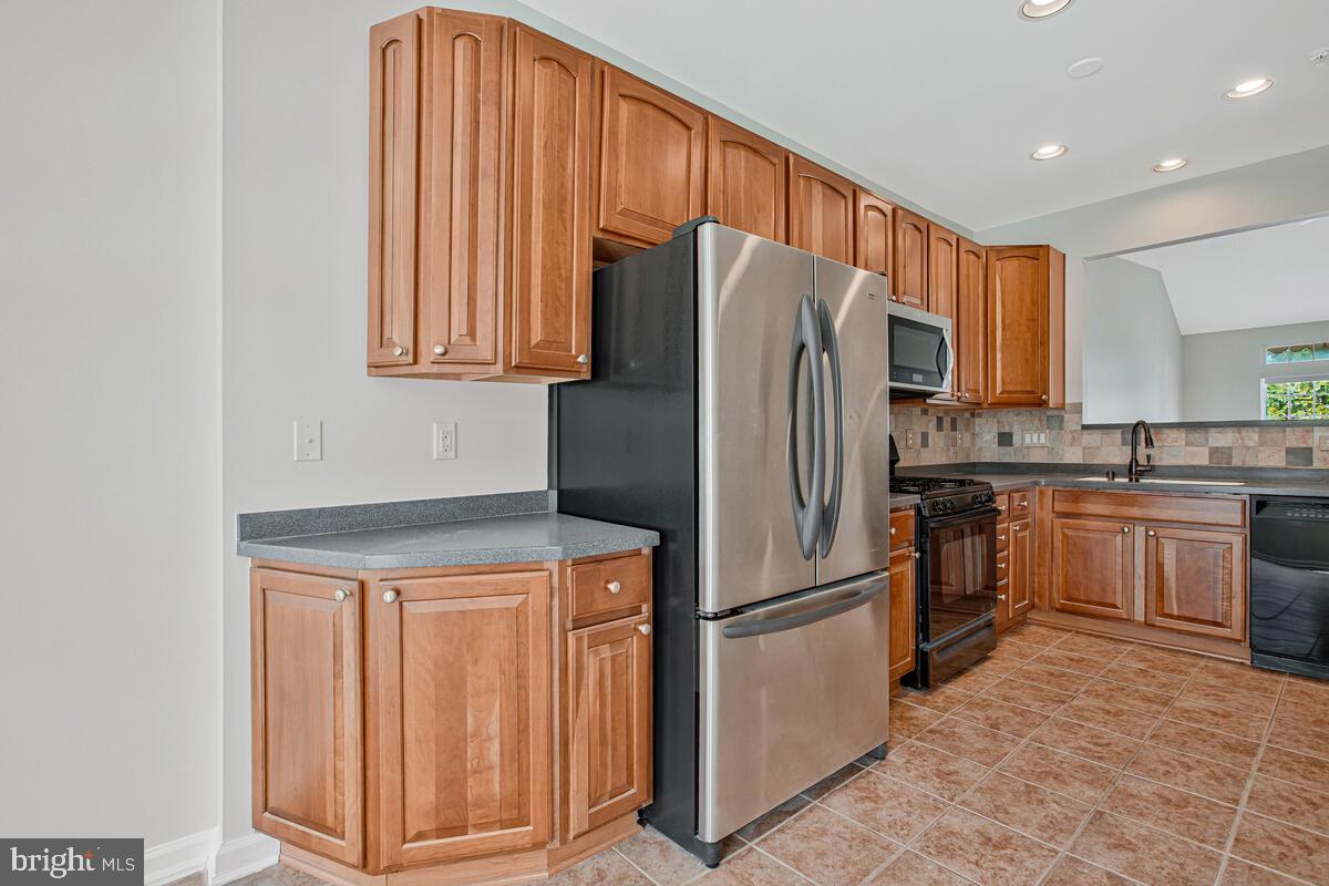 HEARTHSTONE AT ELLICOTT MILLS - Residential