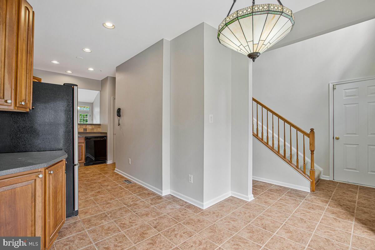 4905 EVENING SKY COURT 6