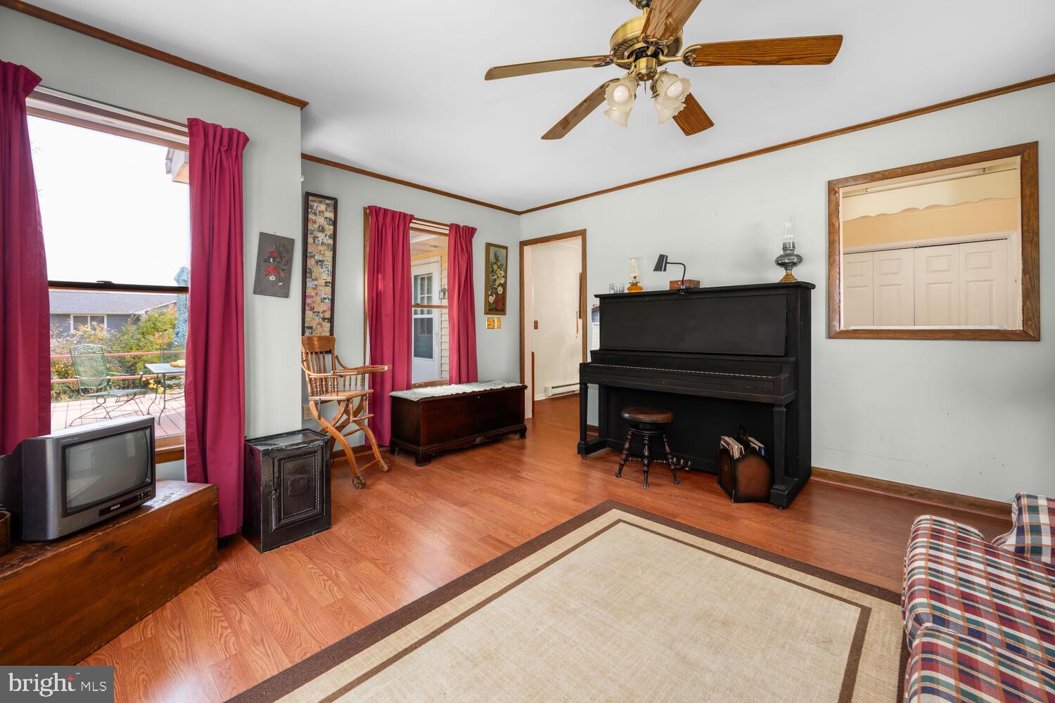 TUCKAHOE SPRINGS - Residential