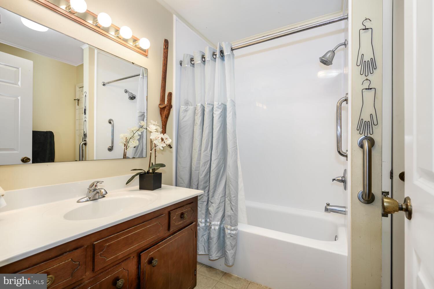 TUCKAHOE SPRINGS - Residential