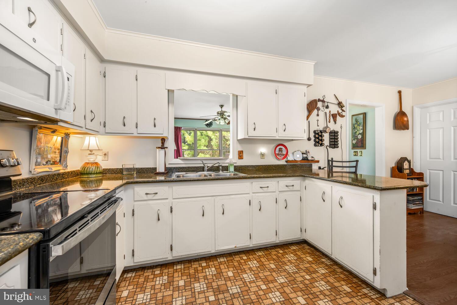 TUCKAHOE SPRINGS - Residential