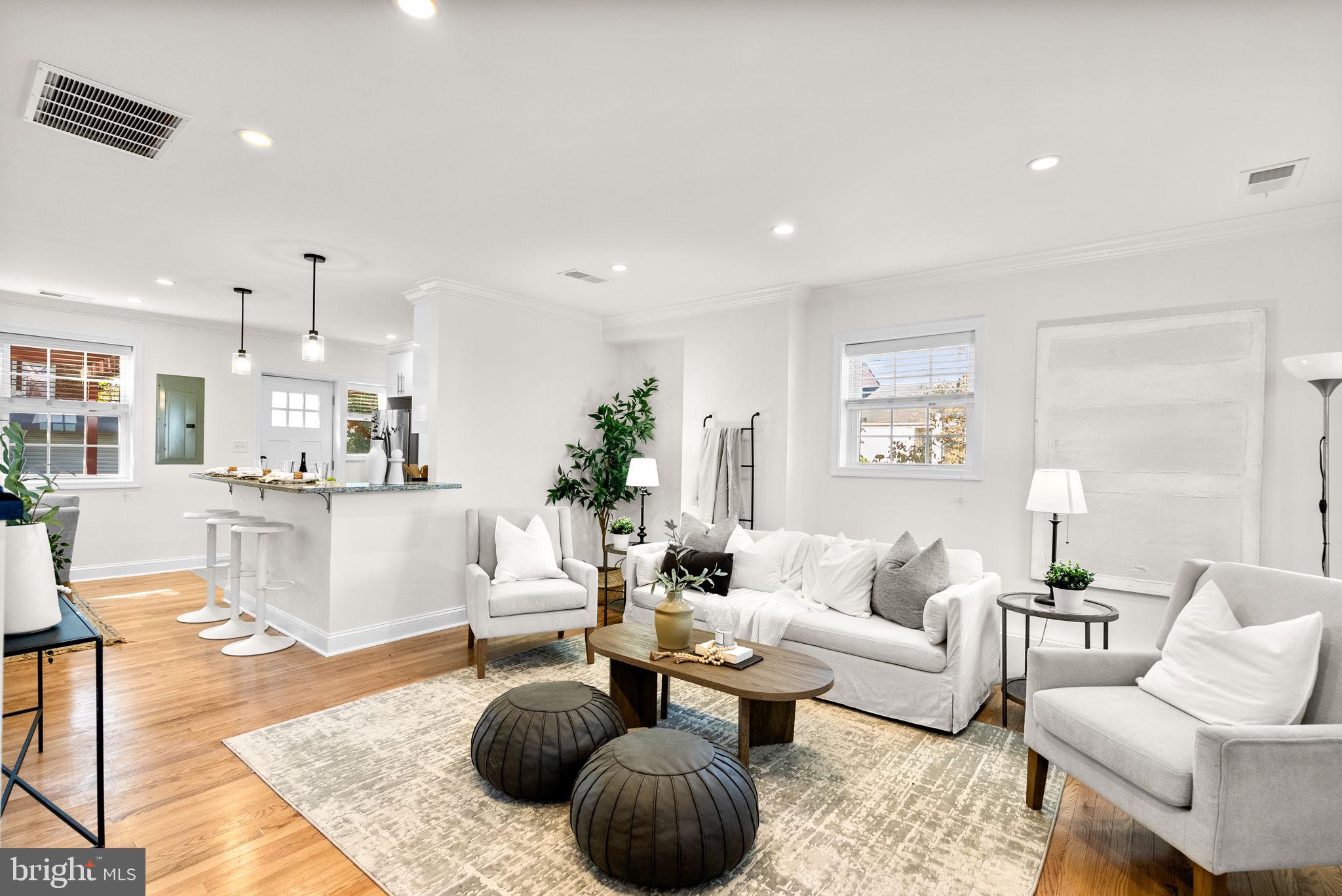 1201 QUEEN STREET NE