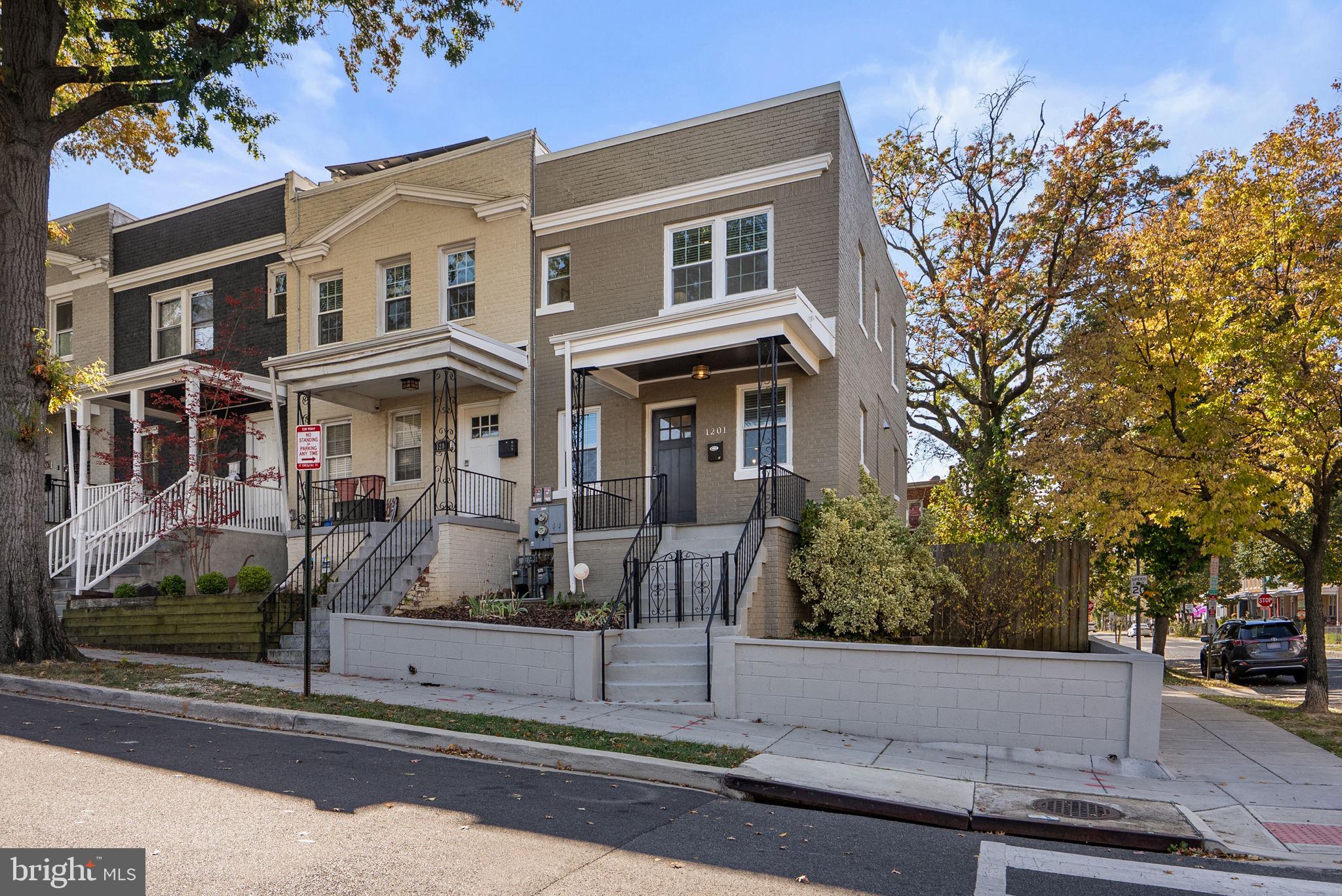 1201 QUEEN STREET NE