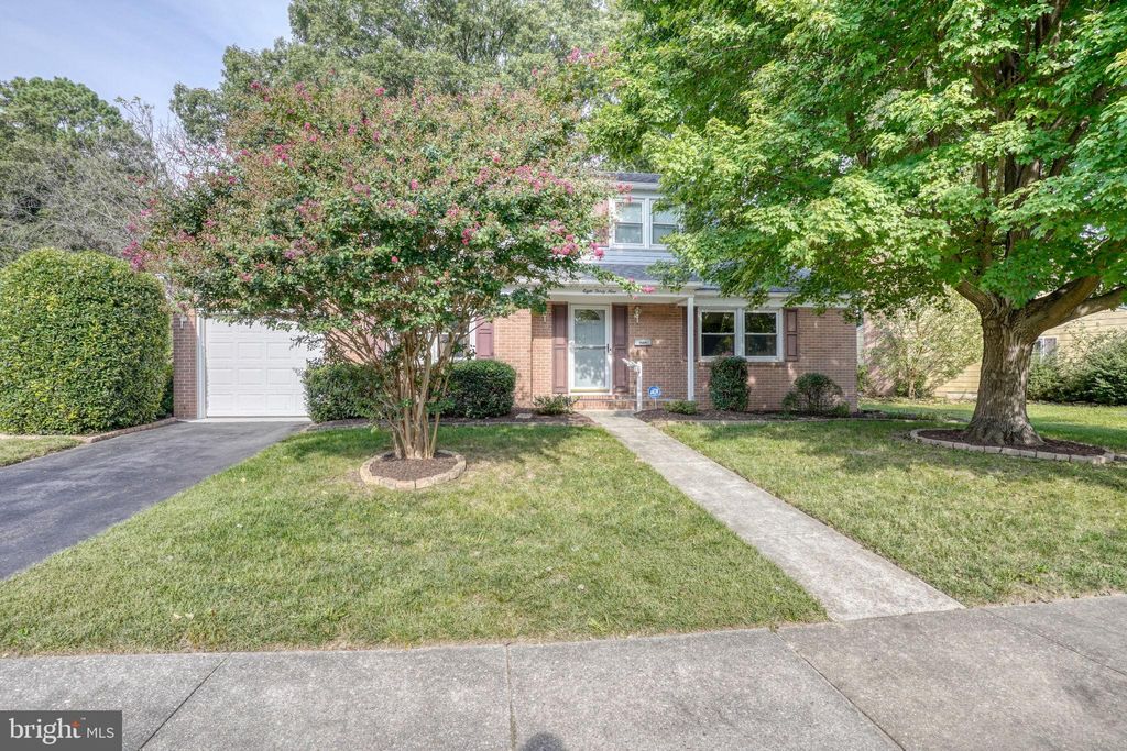 Photo of 839 Woodcrest Drive, DOVER, DE 19904 (MLS # DEKT2041336)