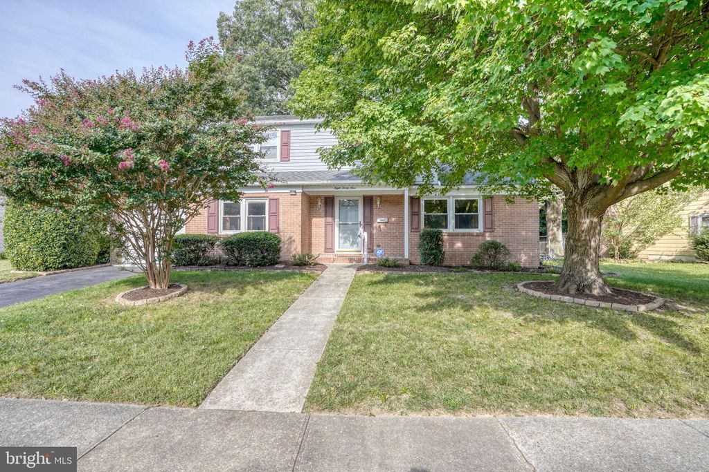 Photo of 839 Woodcrest Drive, DOVER, DE 19904 (MLS # DEKT2041336)