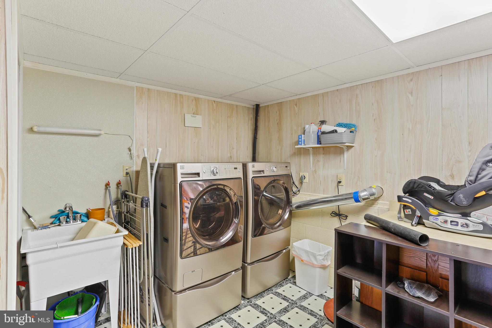 WOODLAWN HEIGHTS - Residential Lease