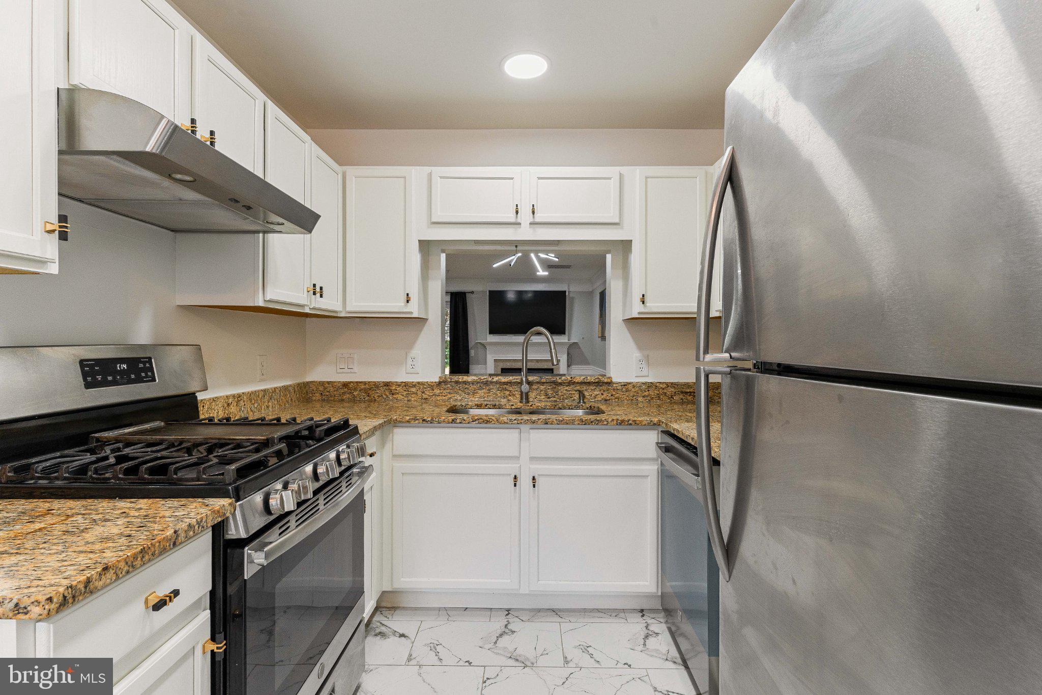 46930 COURTYARD SQUARE