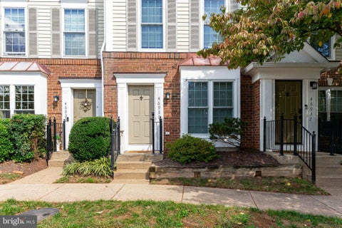 Townhouse For Rent - 46930 Courtyard Square<br/> Loudoun County, STERLING, VA 20164