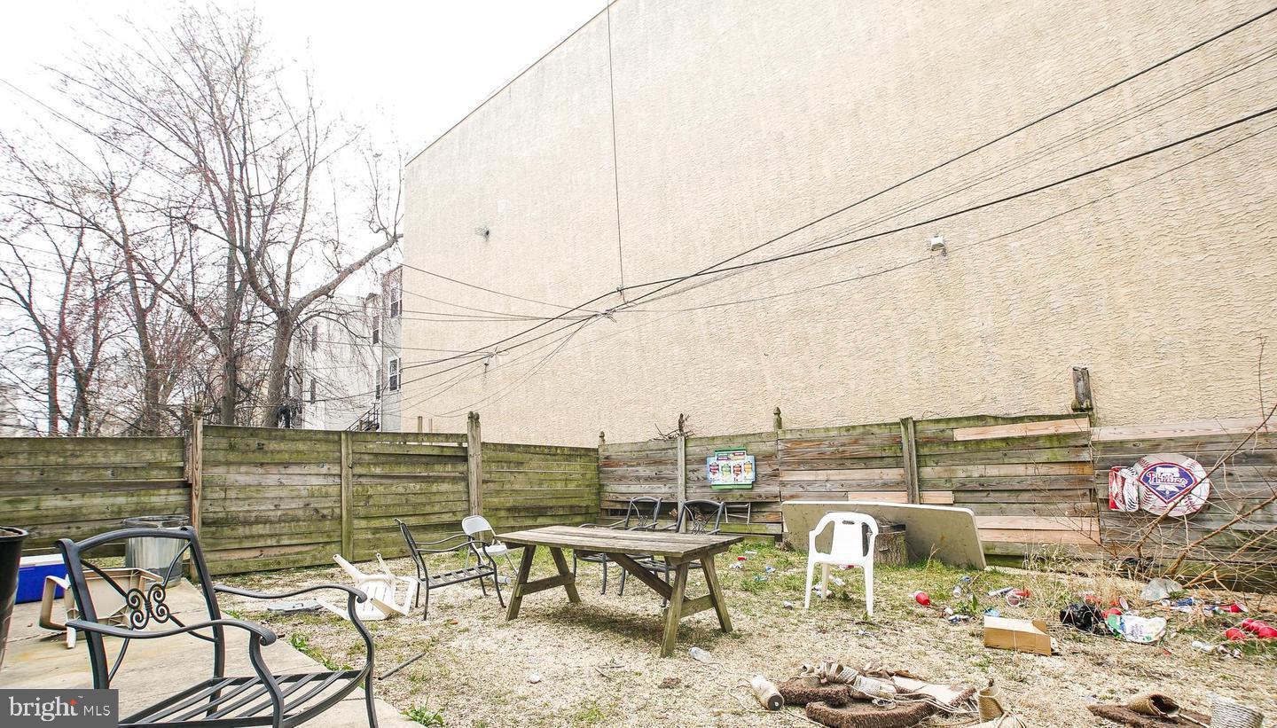1958 N 18TH STREET