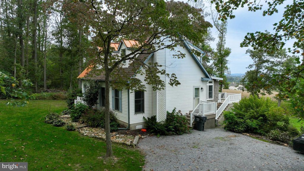 Photo of 11 Fernwood Drive, PARADISE, PA 17562 (MLS # PALA2078224)